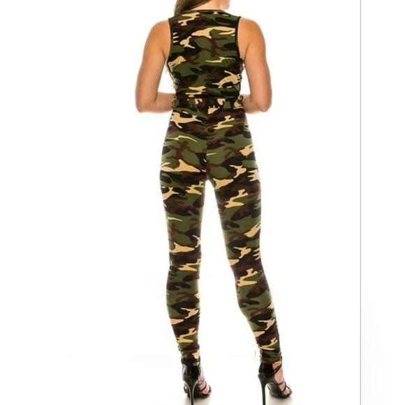 Boutique Sleeveless Camouflage Green Deep V- Neck Jumpsuit - Picture 2 of 12